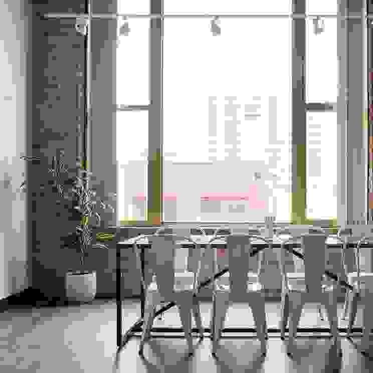 SAMPLE/_StockSnap_FY7AZE0Z59-left Our office 1